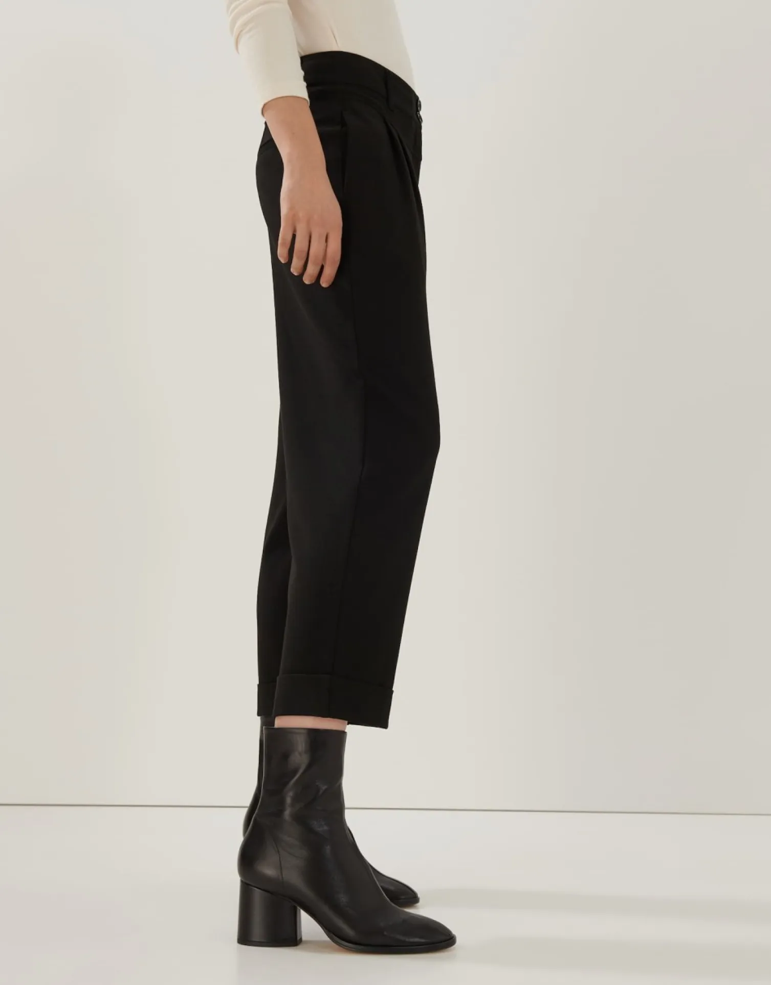 someday Fashion Broeken>Bandplooibroek Cinili Shine Black