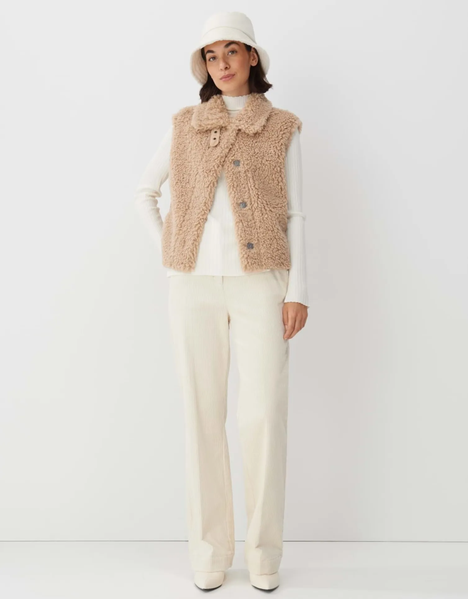 someday Fashion Blazer Vesten>Faux-Fur Bodywarmer Vairy Cashmere Cream Melange